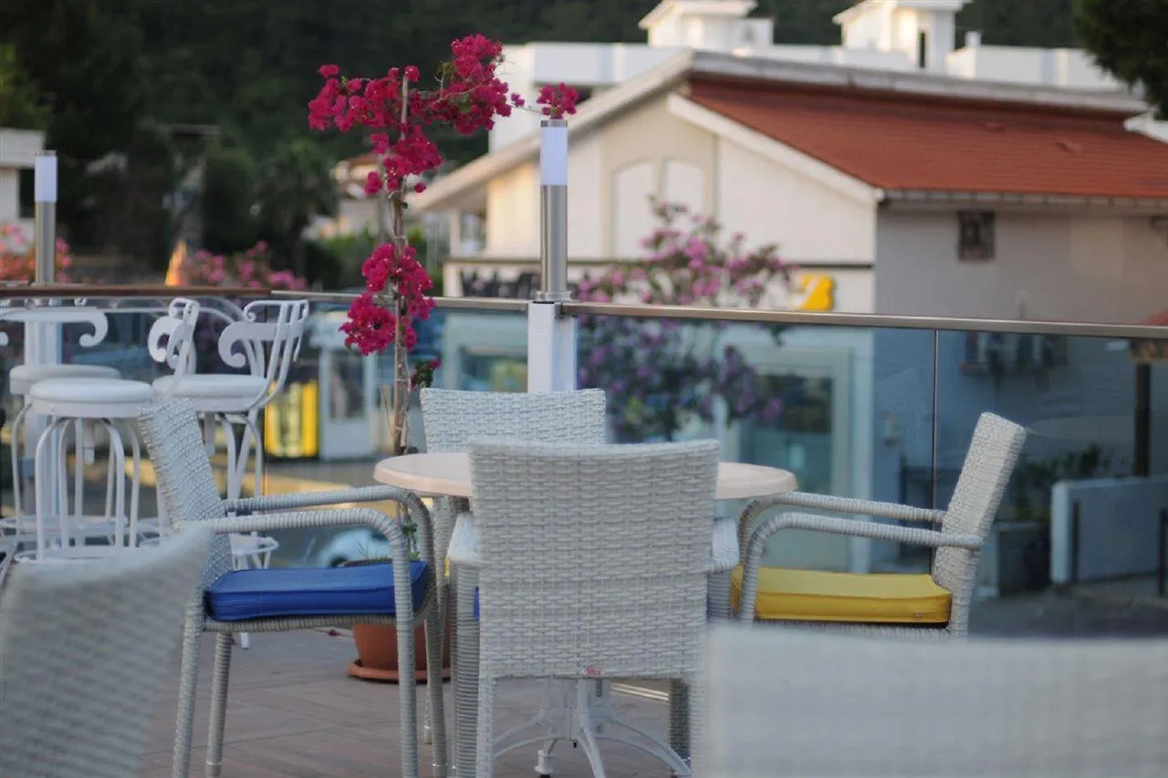 איסמלר Idas Hotel (Adults Only) 4*,
