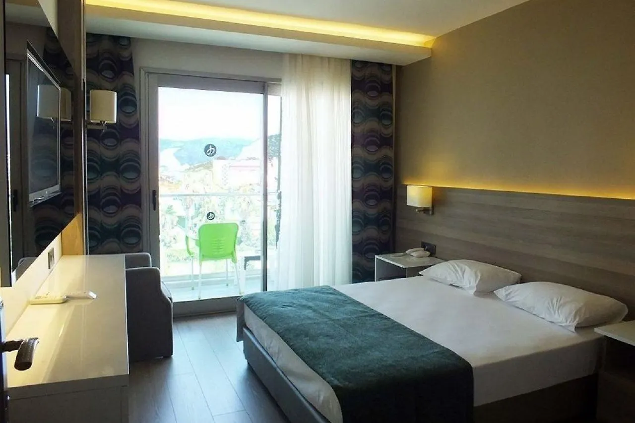 איסמלר Idas Hotel (Adults Only)
